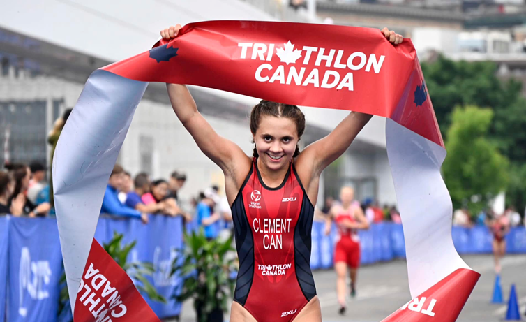 Sidney Clement wins the 2023 Junior Triathlon Championships.